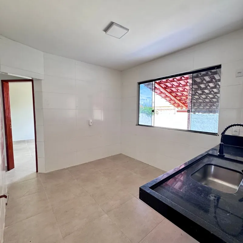 GH2433Casa com 3 quartos no Setor Marista Sul, em terreno com 372,00m² com 124,0...