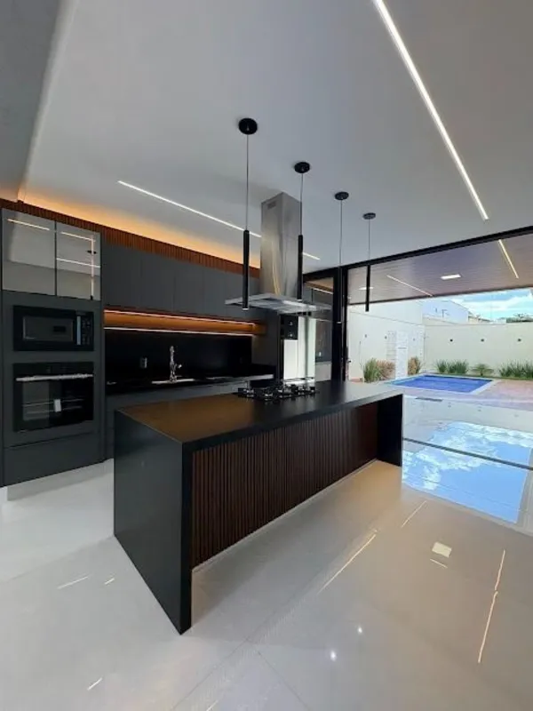 GH2468 Casa com 4 quartos no Jardim Planalto, em terreno com 408,00m² com 238,00...