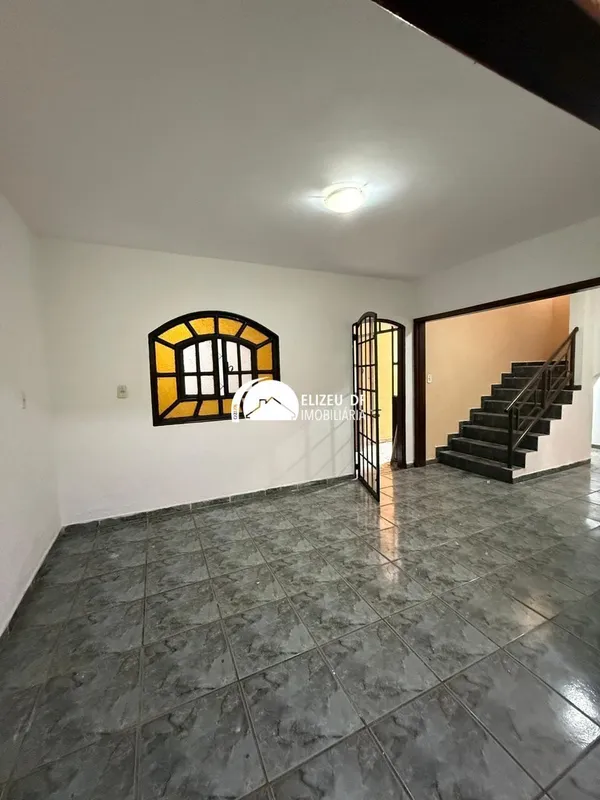 Elizeu DF Imobiliária aluga casa na QN 15C Conjunto 01 do Riacho Fundo II, compo...