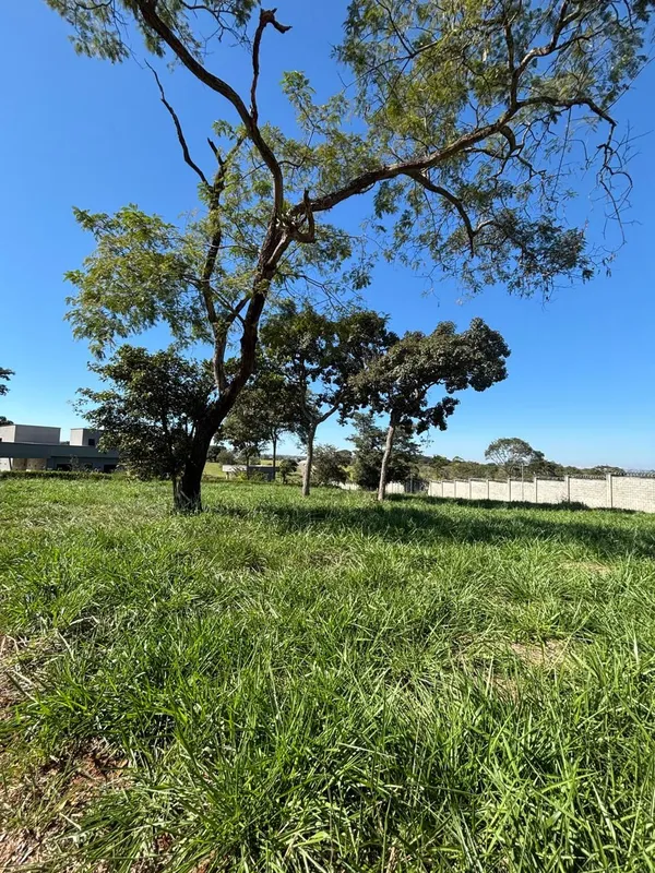 O Condomínio Florestal Florata está localizado na GO-462, KM 12, saída para Nova...