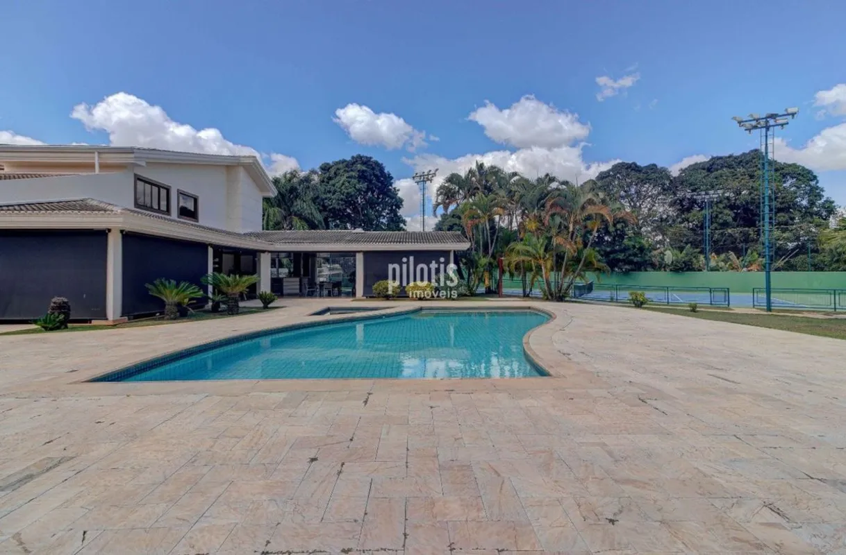 Excelente casa em lote de ponta com quadra de tênis !!- Casa com acabamentos de ...