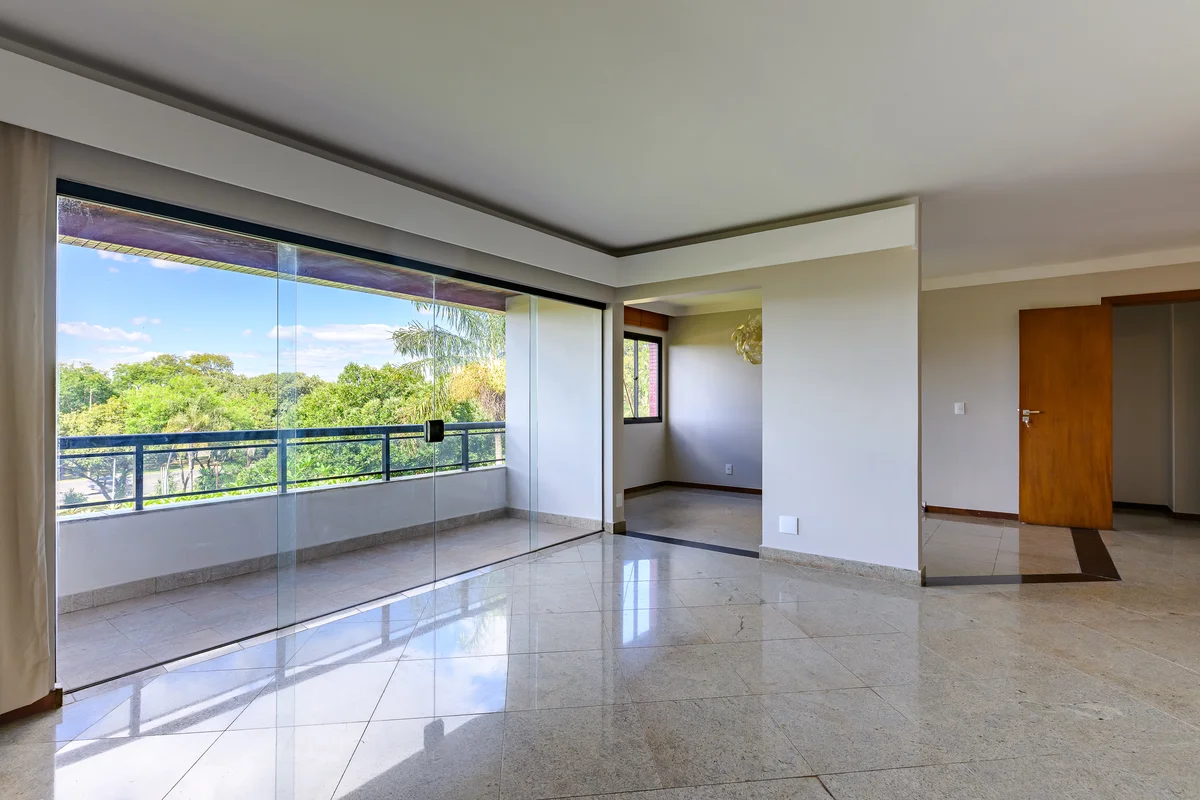 EXCLUSIVIDADE NA SQN 109 | 170 m² | CANTO | NASCENTE | VAZADO | 3 QUARTOS |3 VAR...