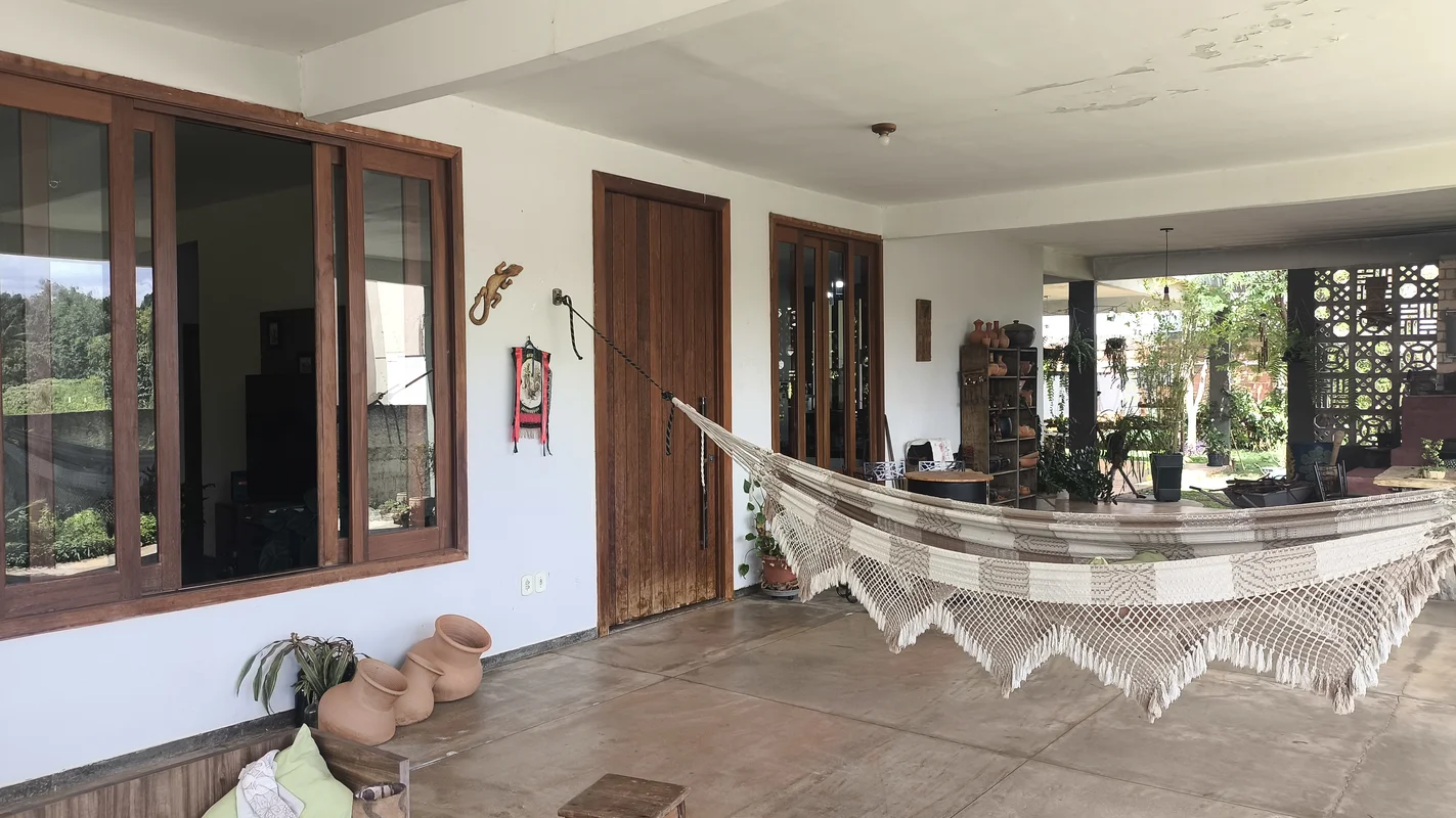 Casa Escriturada e Quitada na Rua do jóquei clube com lote de 2.160m2. casa com ...