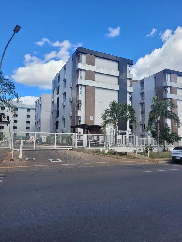 Descubra um apartamento compacto e cheio de charme na SEPS 713/913, ASA SUL, Bra...