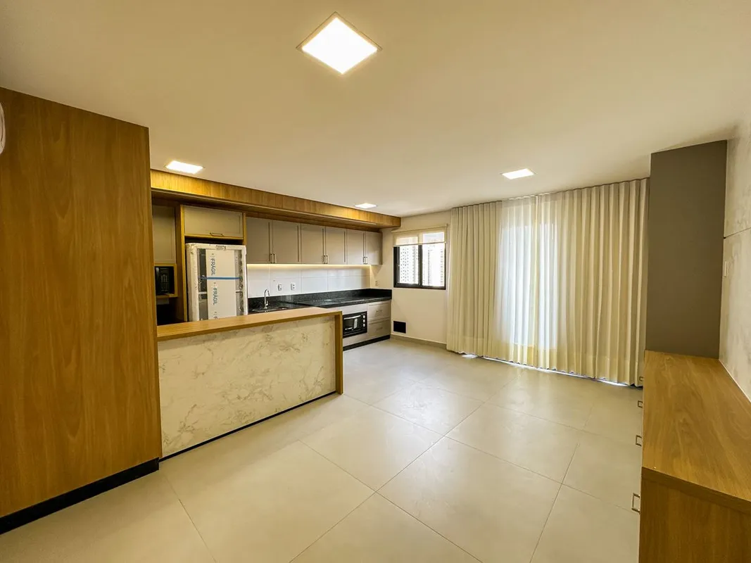 Apartamento Sofisticado e Totalmente Mobiliado, com Vista Privilegiada e Acabame...