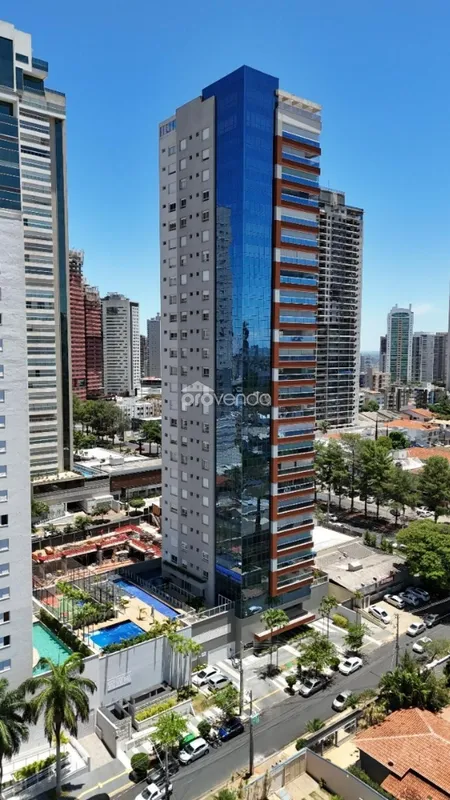 Este imóvel impressiona pelo alto padrão e conforto em cada detalhe. Conta com s...