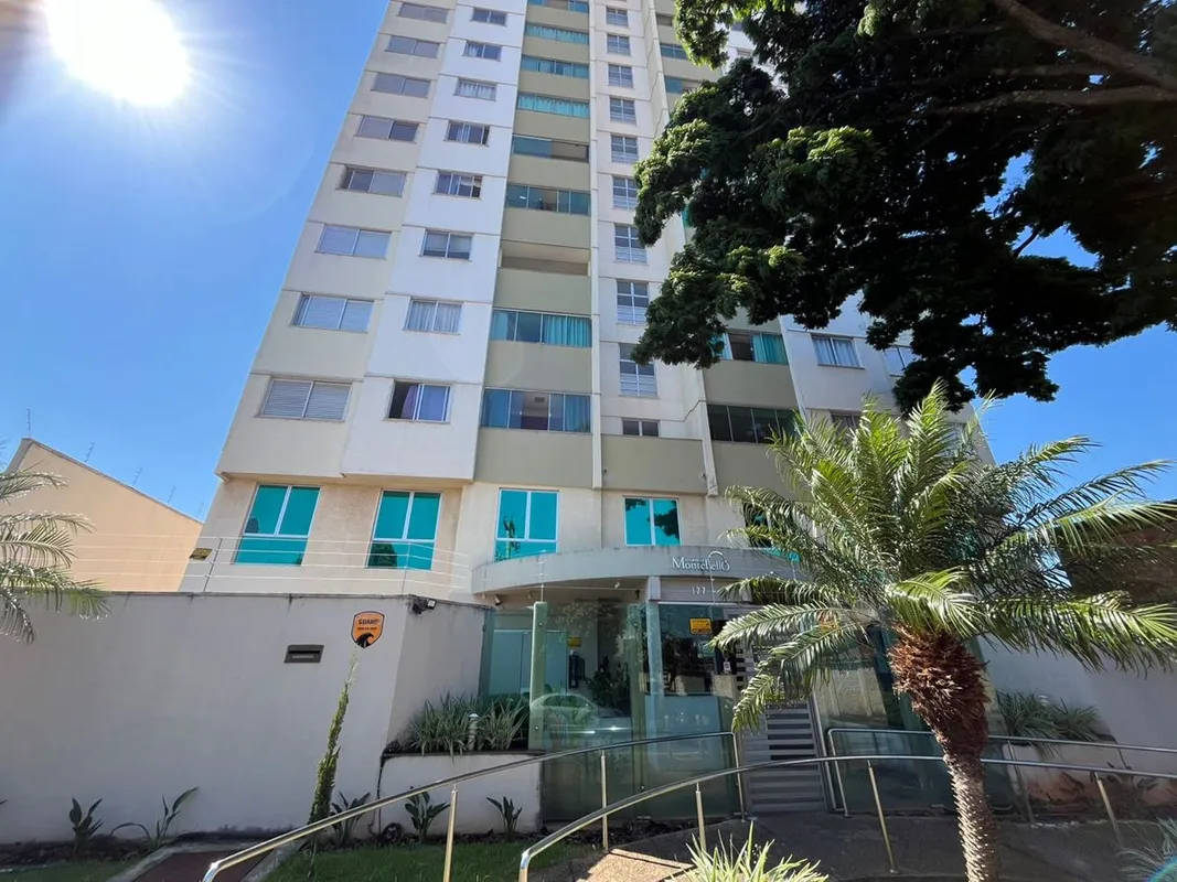 Apartamento mobiliado e pronto para morar, com excelente distribuição, composto ...