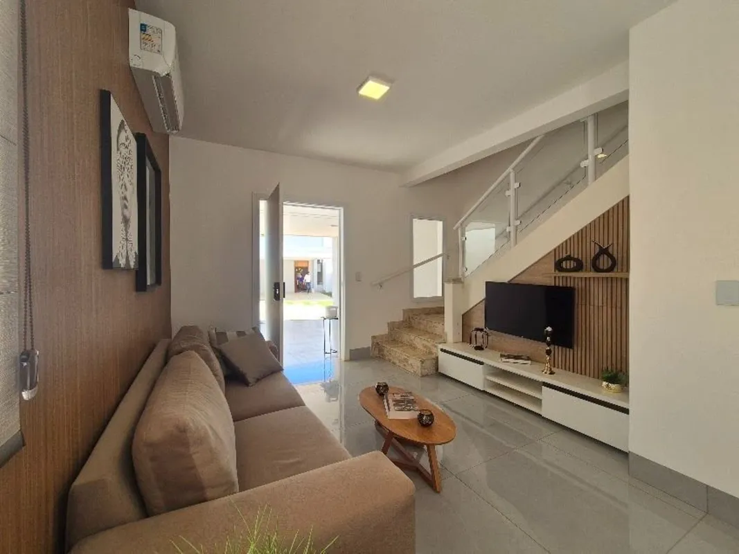 GH2535 Sobrado com 2 quartos no Sítios Santa Luzia, em terreno com 135,00m² com ...
