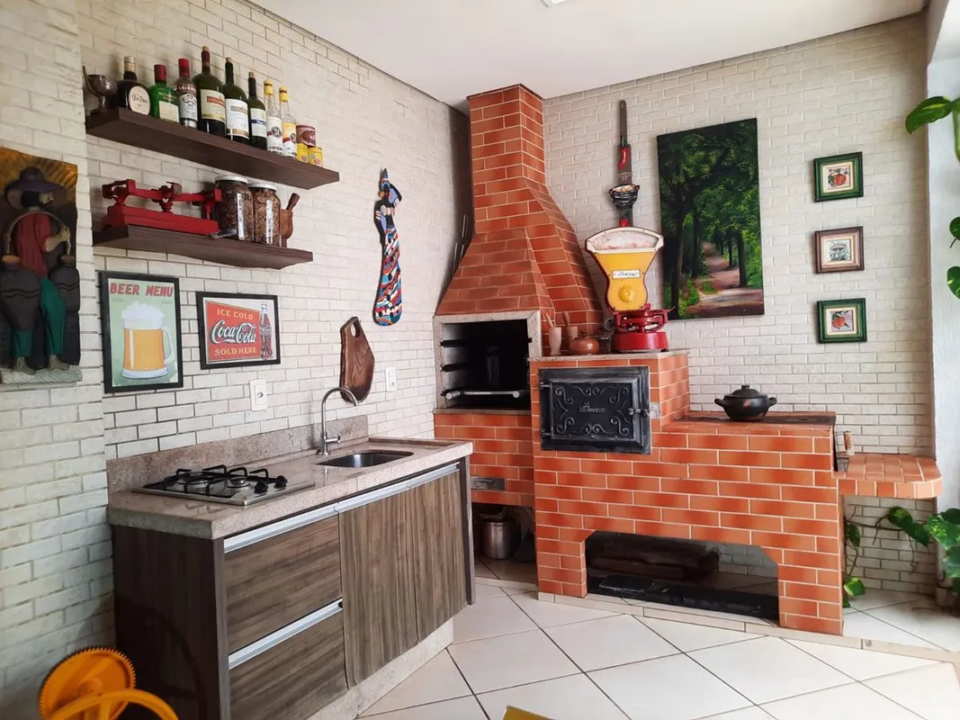 Casa Térrea – 230 m²Imóvel localizado no Parque das laranjeiras, com 230 m² de á...