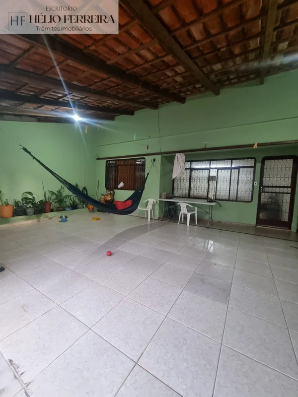 Excelente imóvel na quadra 39 do Setor Leste, com- 3 quartos sendo um suite;-Ban...