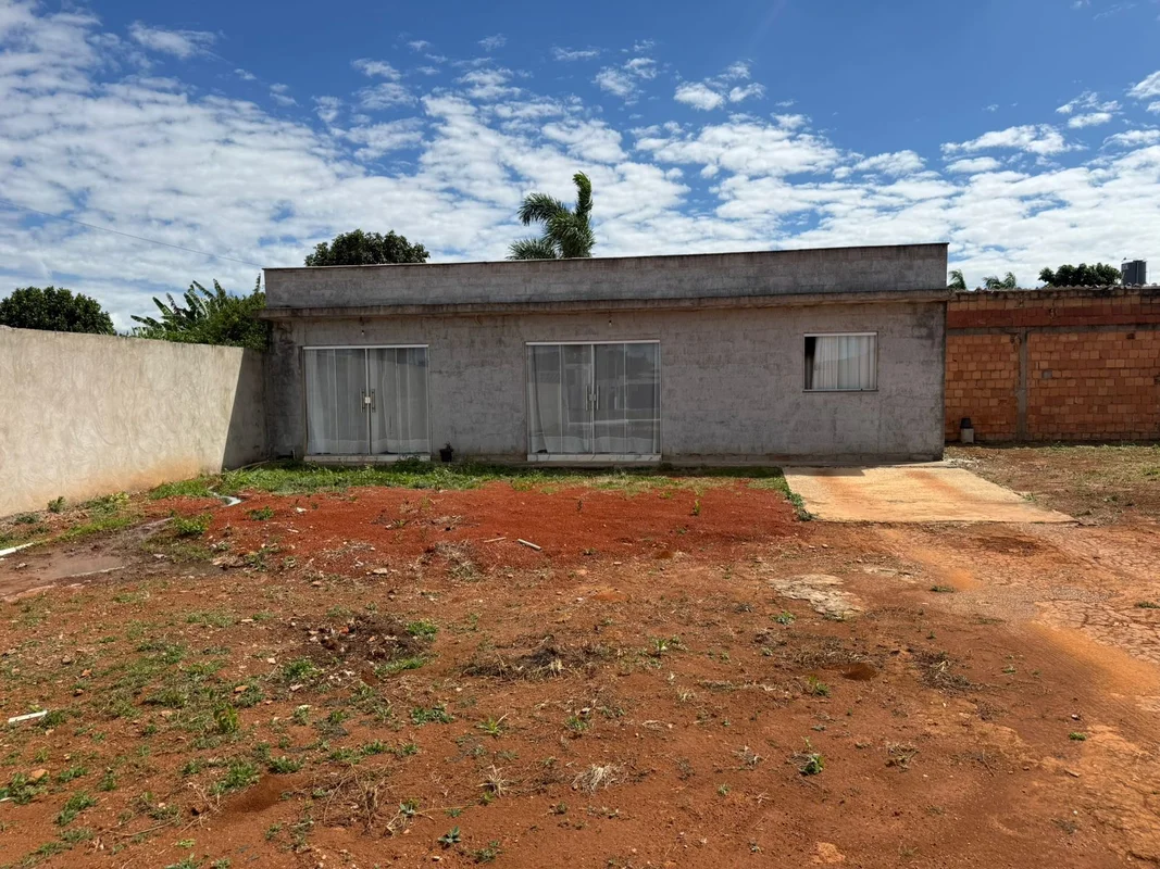 Casa ponte alta norte AV São Francisco Condomínio fechado Edícula no fundo do lo...
