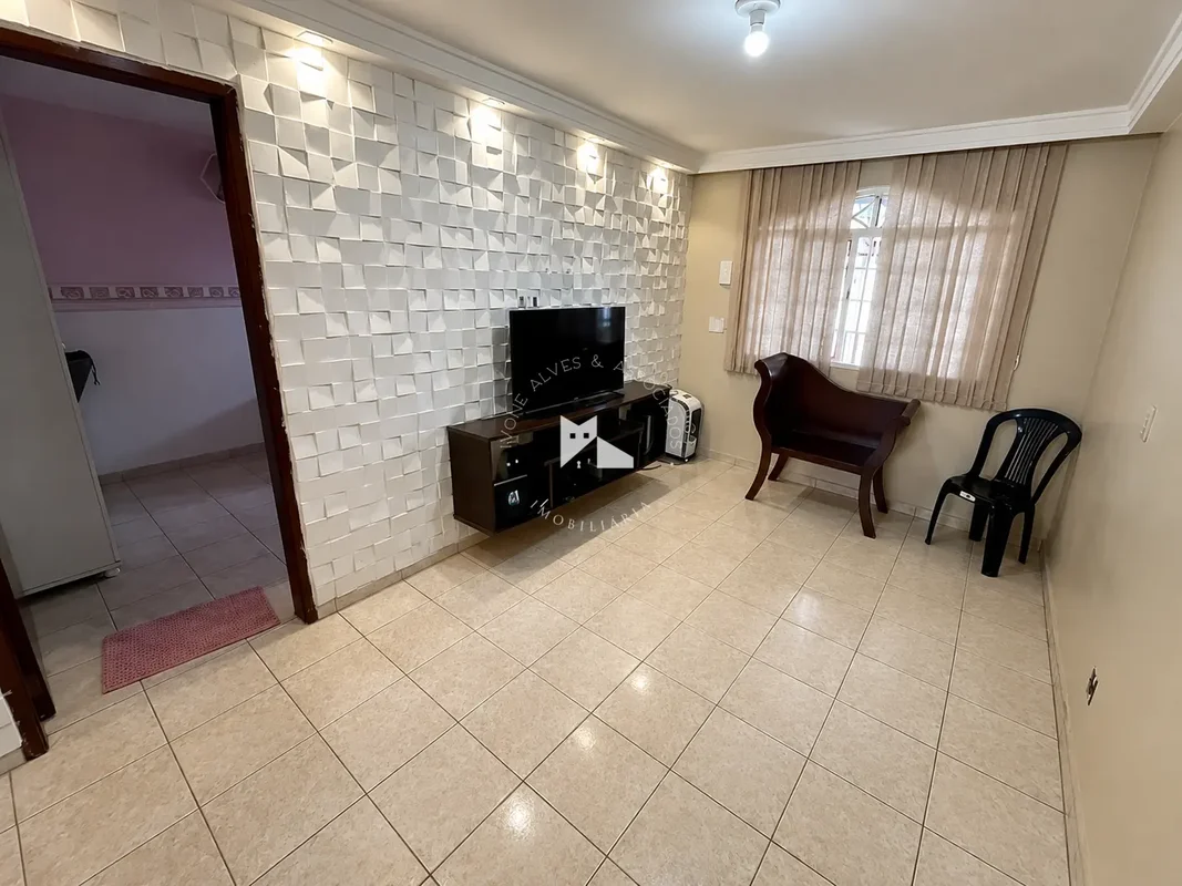 Localizada na QNP 10, Ceilândia Sul, essa residência oferece a combinação de con...