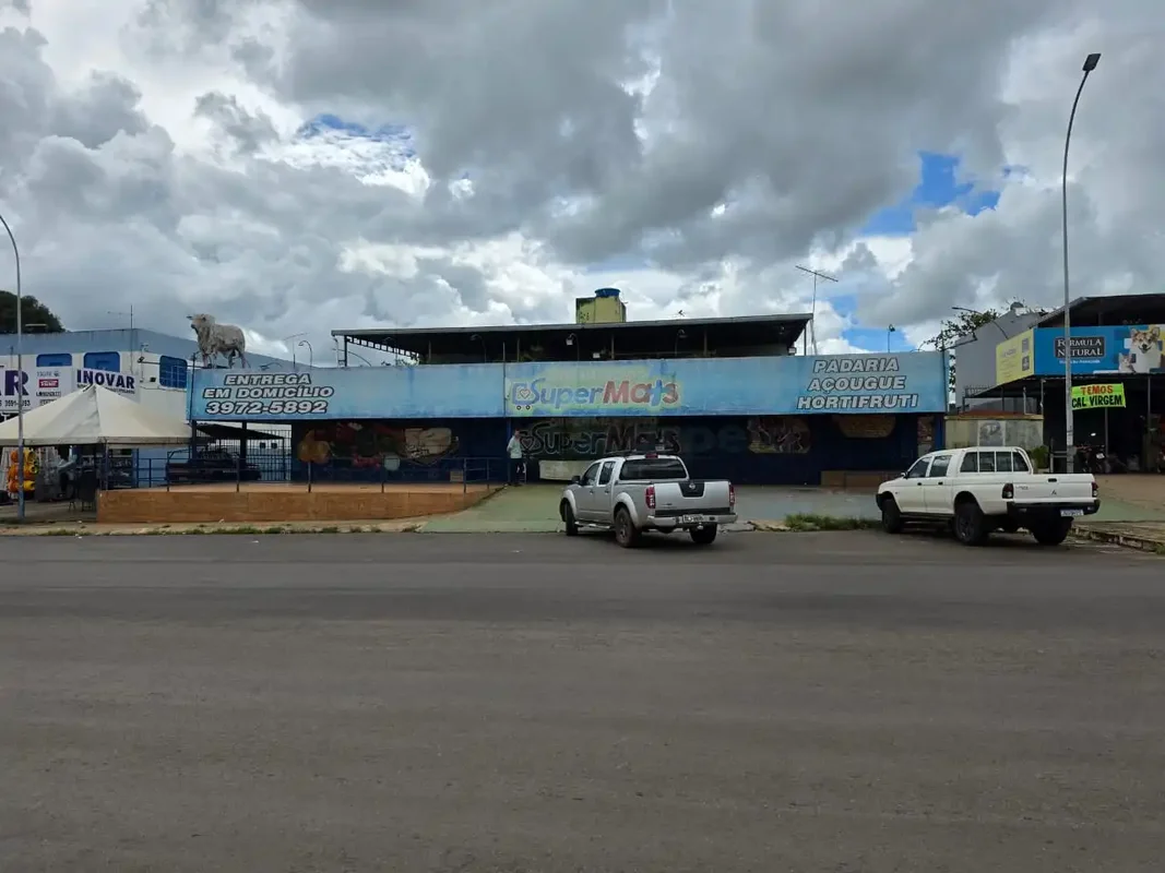 Exclusivo!Prédio Comercial de 1.100m² na Frente para a pista principal da Av. Ce...