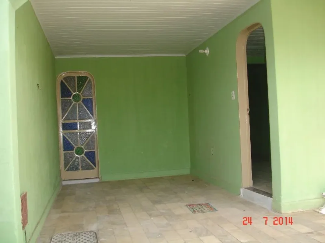Casa em excelente localização Imóvel sozinho no loteporem bem simples com forro ...