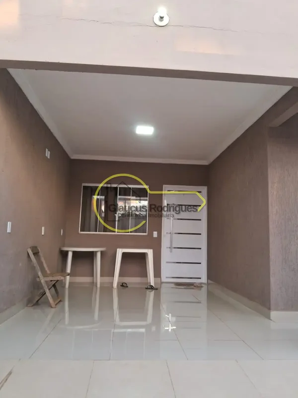 Glaucus Rodrigues Consultoria Imobiliária vende excelente casa FORA DE CONDOMÍNI...
