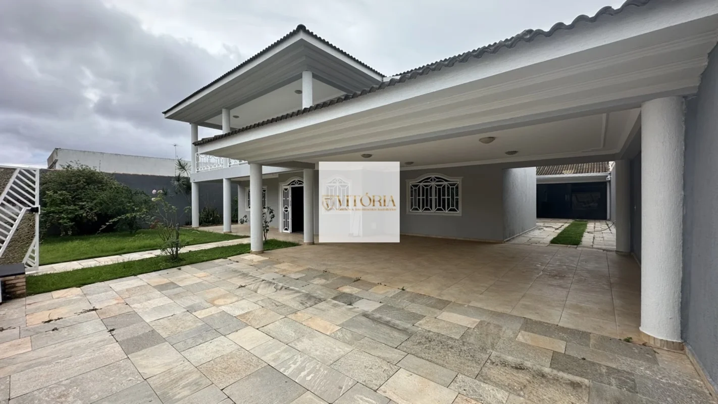 Excelente Casa/Sobrado para Aluguel em Condomínio FechadoEsta incrível casa ofer...