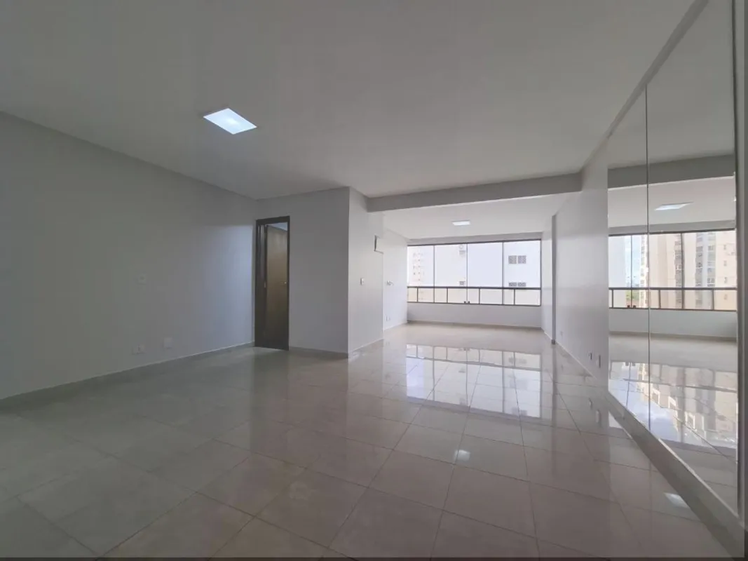 Apartamento amplo e bem distribuído, com sala para 3 ambientes e lavabo. Possui ...