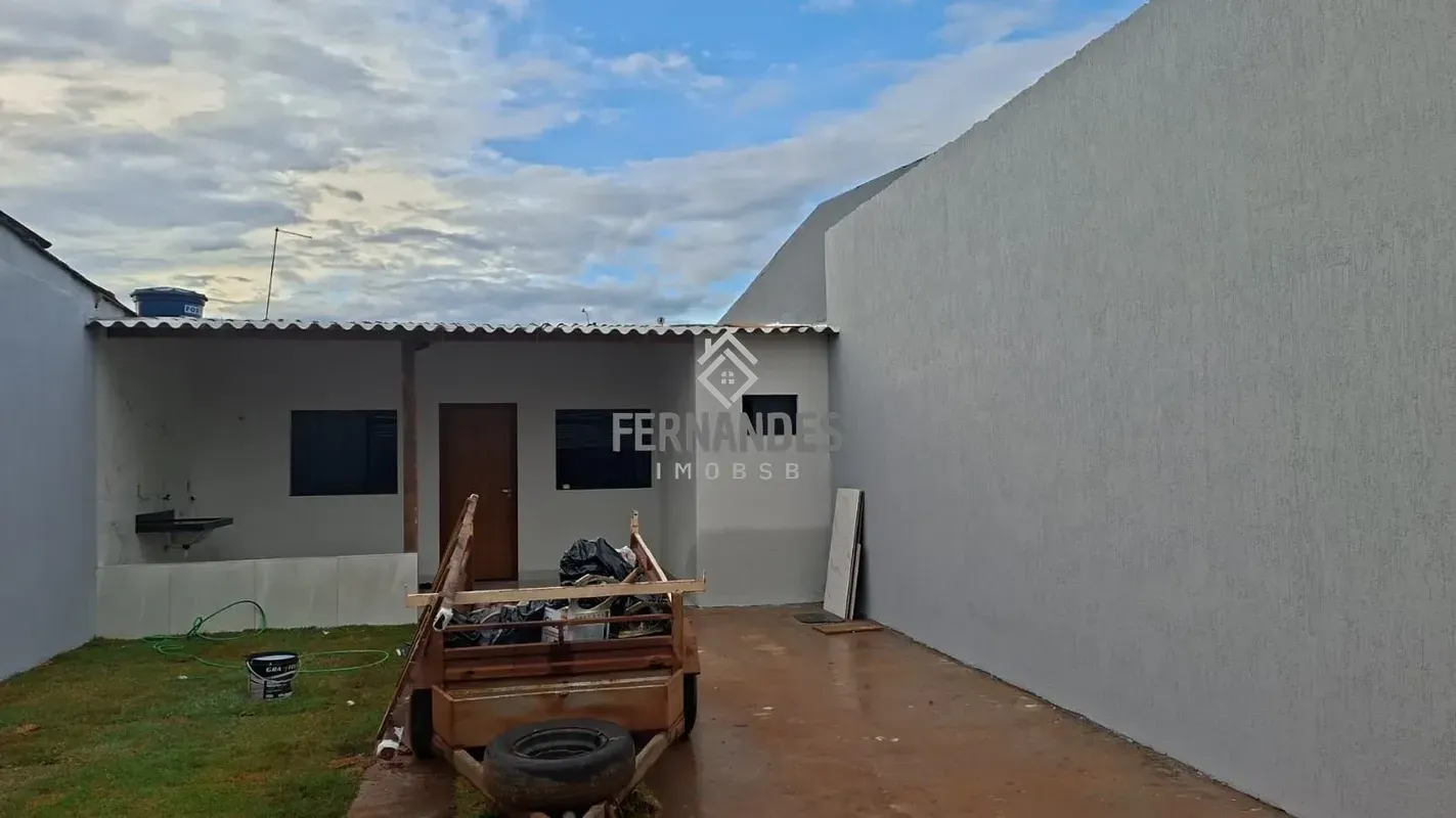  OPORTUNIDADE CASA NA QR 423! Casa nova com:? 2 quartos? Sala + cozinha? Banheir...