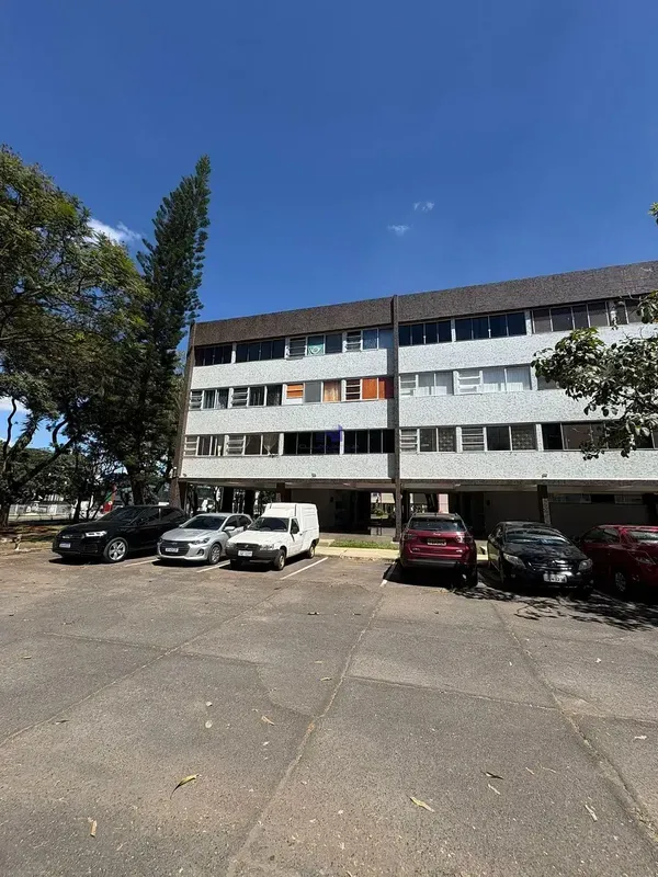 Cláudio Antônio Imóveis aluga apartamento em uma das melhores quadras da Asa Sul...