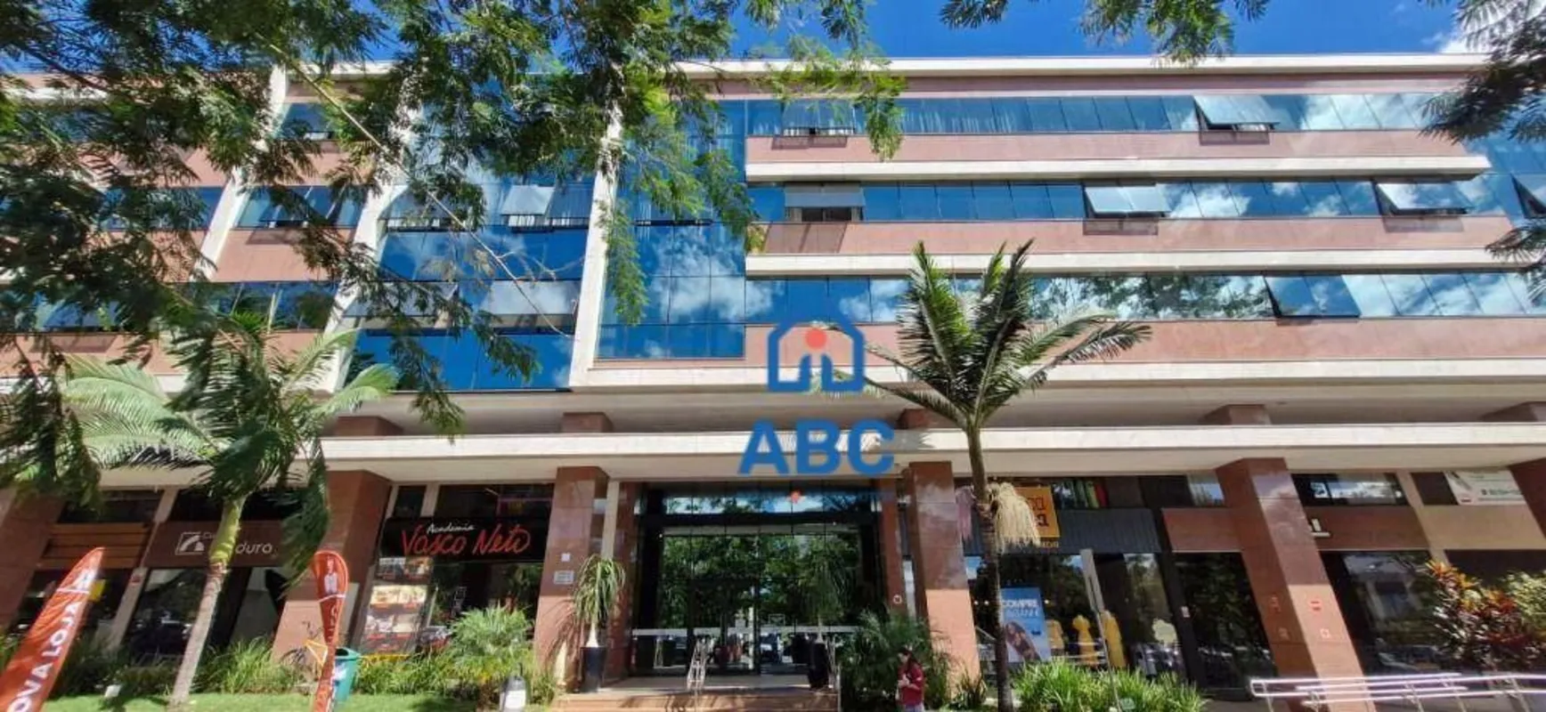 O Soul Housing e Shop é um empreendimento de uso misto localizado no Setor Noroe...