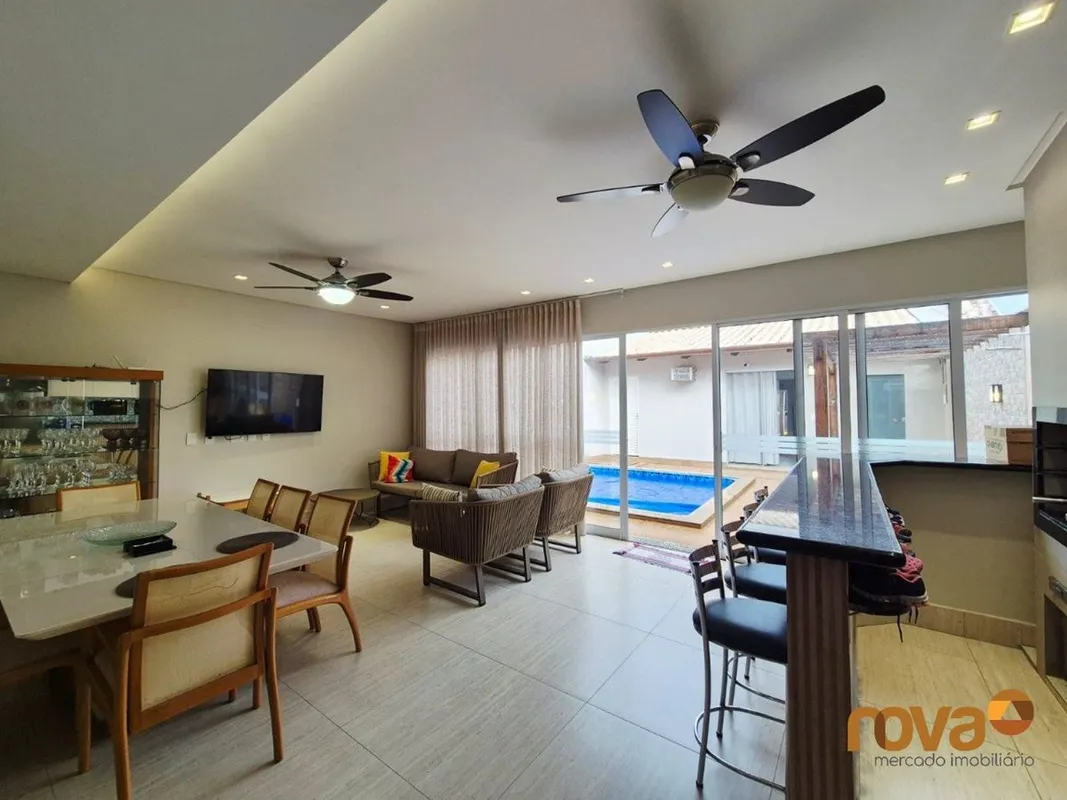 Casa de alto padrão com 4 quartos 2 suites no Setor Jaó, Sala para 3 ambientes, ...