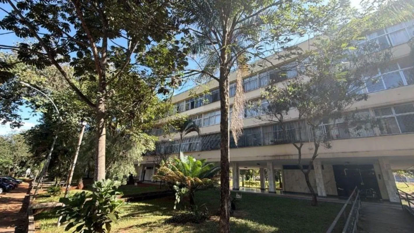 SQN 403 BARATO - NASCENTE - 3 QUARTOS ASA NORTE - 1 ANDAR - VISTA LIVRE -No cora...