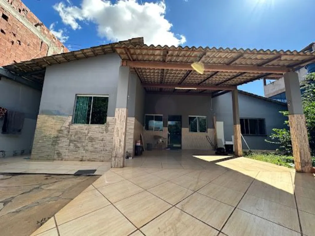 CASA RUA 4B ARNIQUEIRA LOTE 400M² 3 QUARTOS 2 SUÍTES CLOSET LOTE VAZADOCasa em c...
