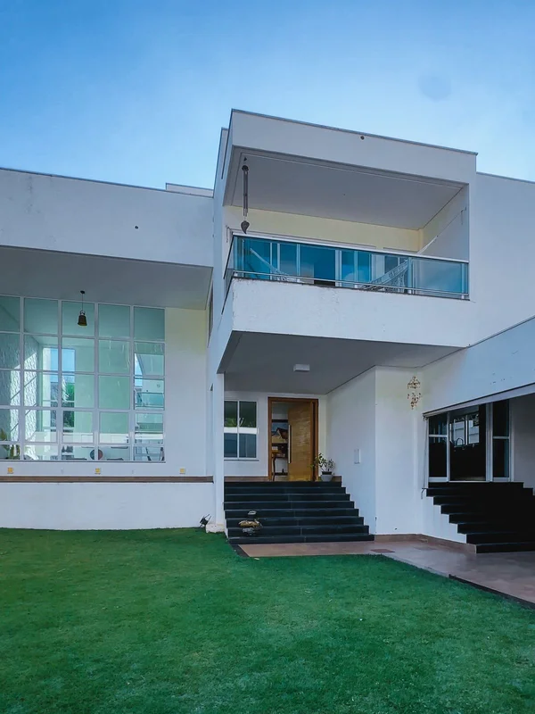 Casa à venda na rua 3 dentro de condomínio fechadoComposto por:- Lote de 800m²;-...