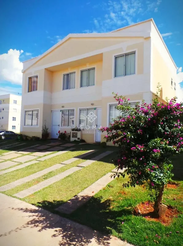 ESPECIFICAÇÕES DA CASA:- Sala ampla para dois ambientes- Cozinha com bancada em ...