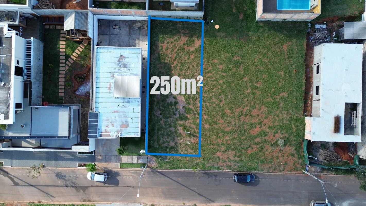  • Área: 250 m² — terreno plano, sem necessidade de contenção • Topografia favor...