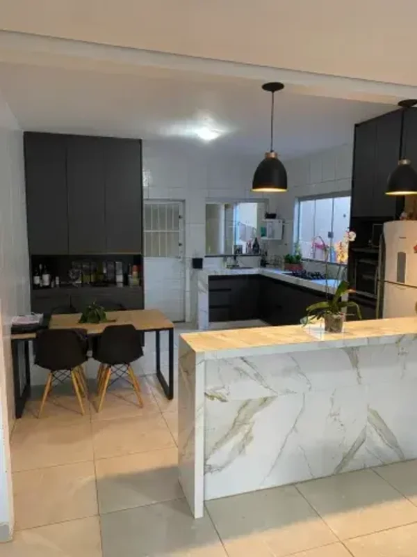 JDM IMOBILIÁRIA VENDE :Excelente casa, localizada no Riacho Fundo 01. Documentaç...
