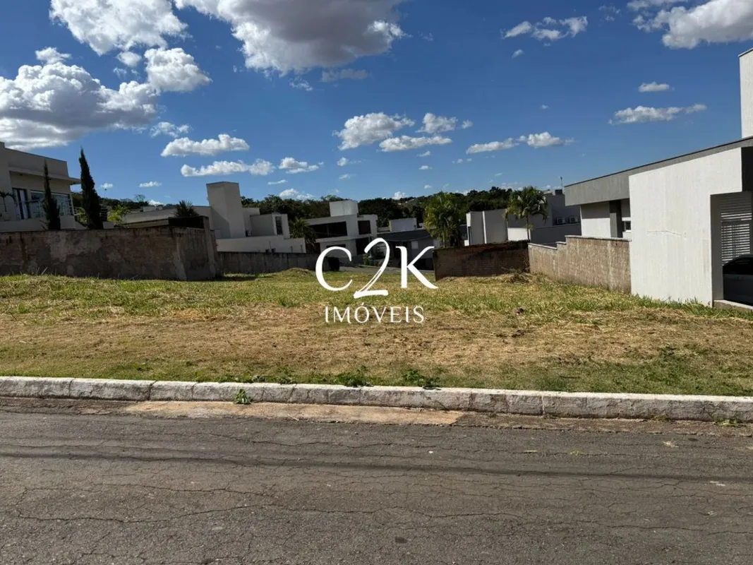 Lote plano no Residencial Parque MendanhaPORTAL DO SOL MENDANHA, Condomínio hori...