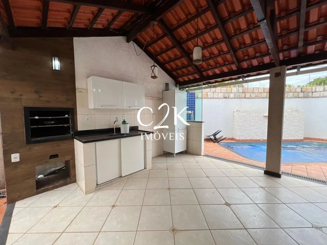 Sobrado a venda 3 quartos, 2 suítes, Piscina e Churrasqueira - Jd América - GOSo...