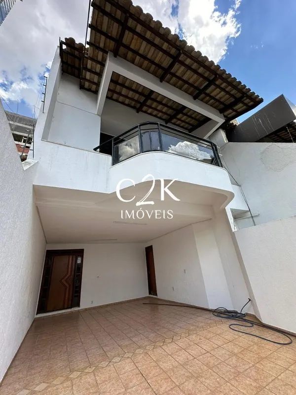 Sobrado Comercial no Jardim América – Oportunidade Imperdível!No prestigiado bai...