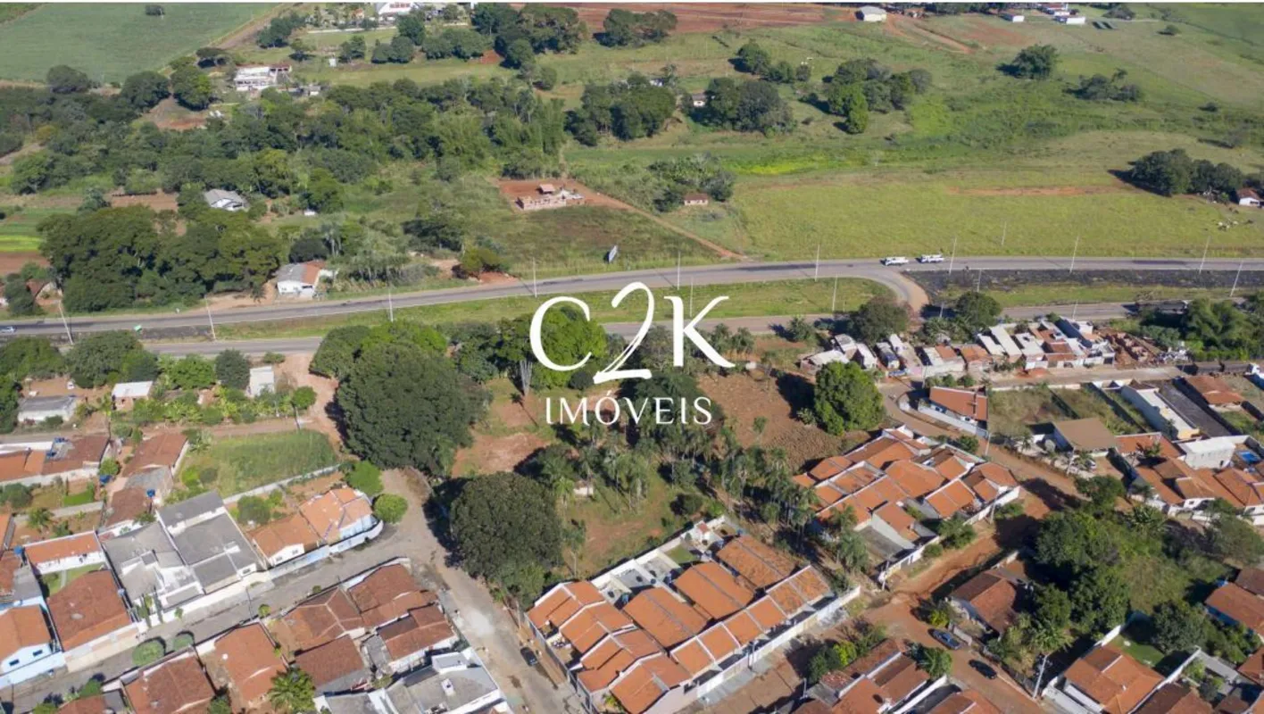 Área de 5.577 m² dentro de Inhumas as margens da GO-070More em uma chácara dentr...