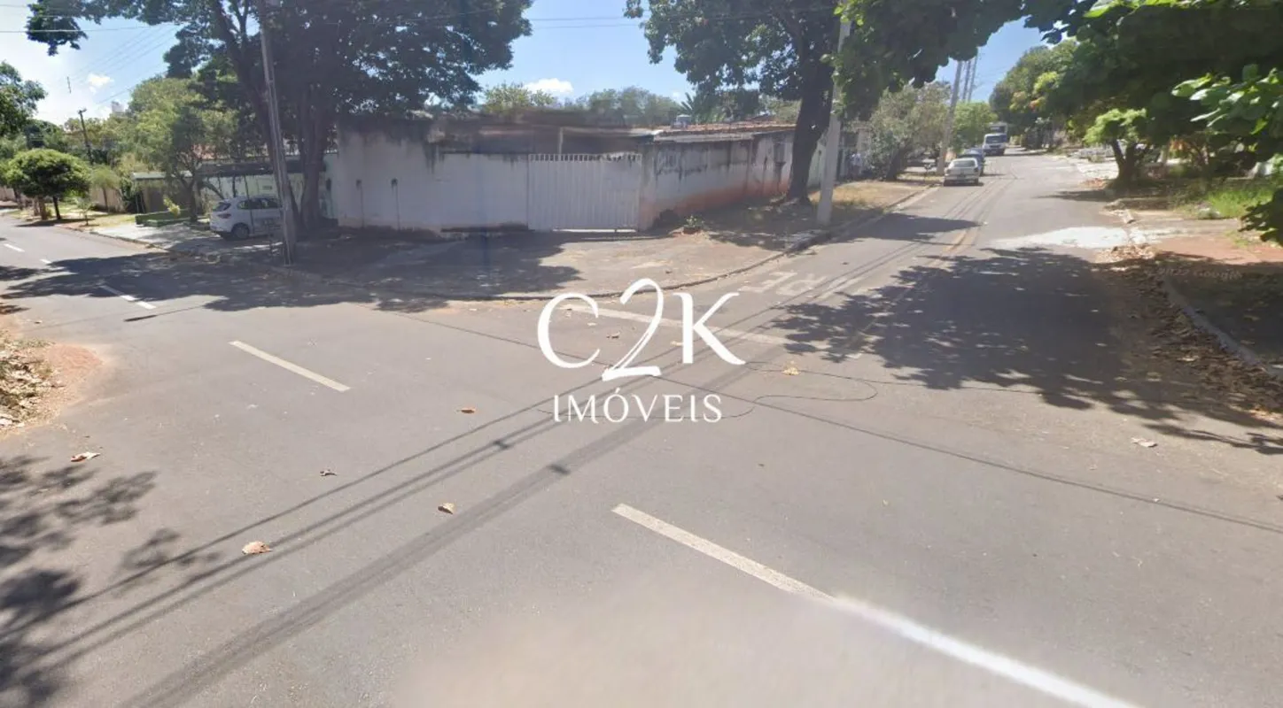 Lote Comercial com 738m² na 7°avenida c/Rua 218 no Setor UniversitárioOportunida...