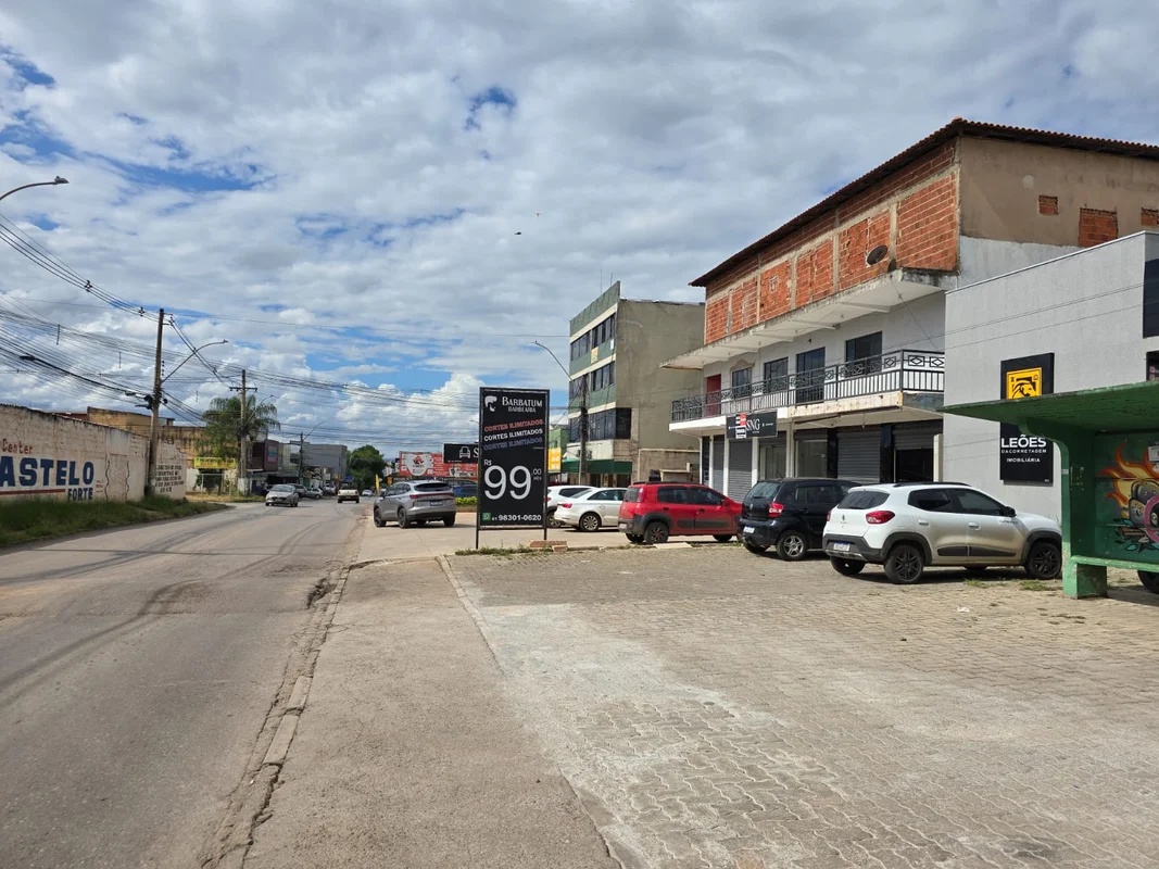 ALUGA-SE SALA COMERCIAL EM ARNIQUEIRASExcelente oportunidade para instalar seu n...