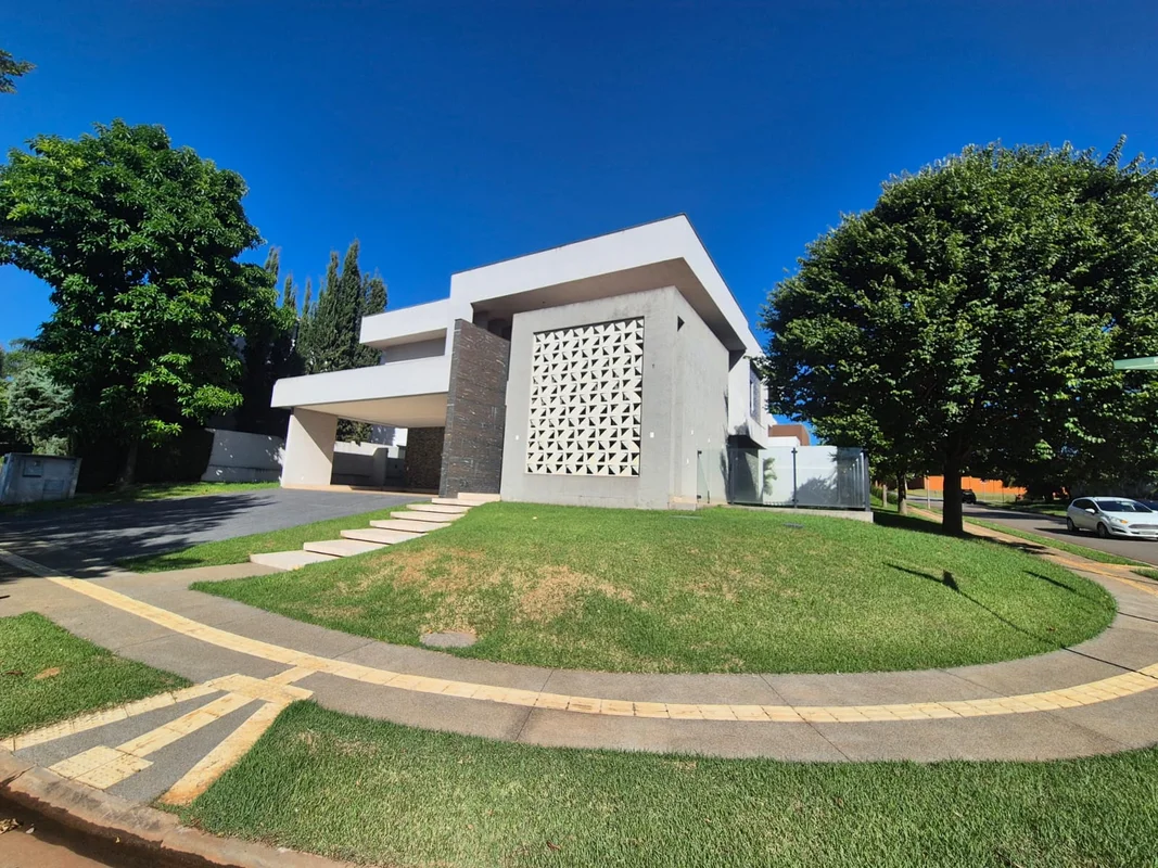 Sobrado de Esquina - Alphaville Goiás?? 812 m² de terreno | 512 m² de construção...