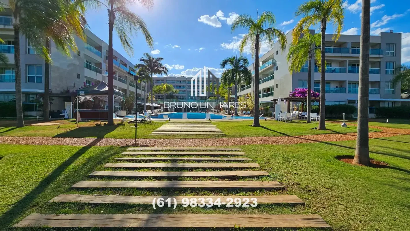Apartamento no Condomínio Brisas do Lago com 48m², nascente e uma vista privileg...