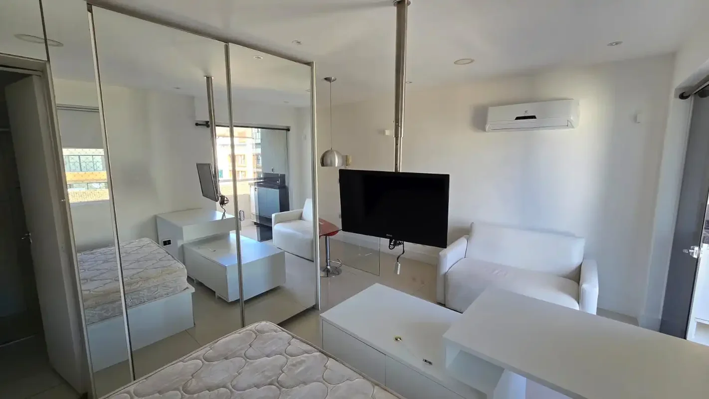 Condomínio Spazio VerdeCA 8 Lago NorteKitnet com 32m² e varanda100% mobiliadaAnd...