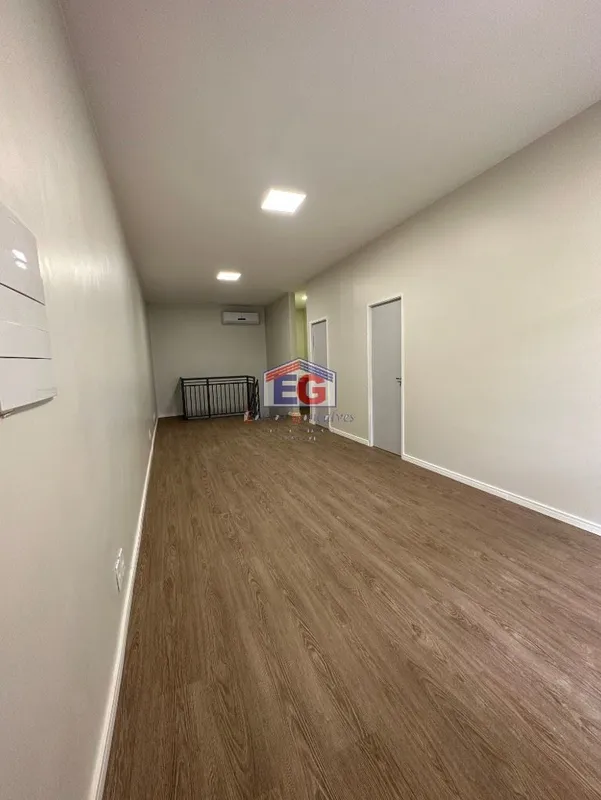 PRONTAS PARA MONTAR O SEU NEGOCIO, PARTE SUPERIOR TODA REFORMADA TENDO UM SALÃO/...