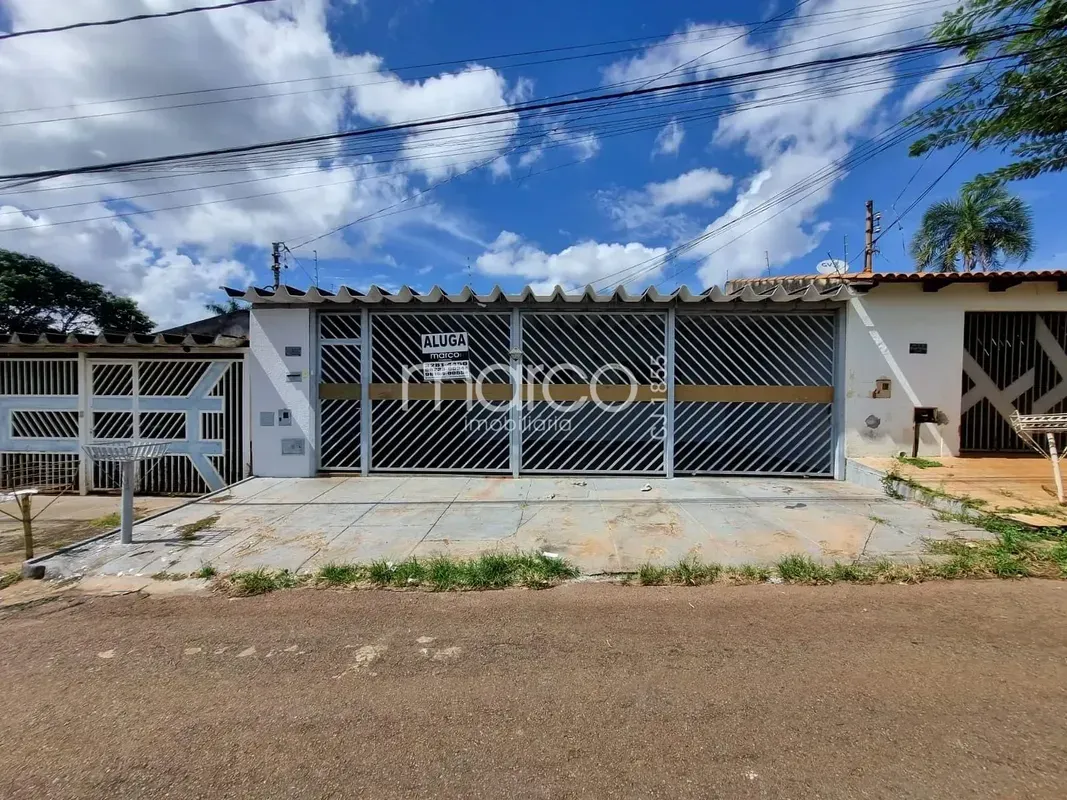 Casa residencial na Vila Itatiaia, contendo: 04 Quartos sendo uma suíte, Banheir...
