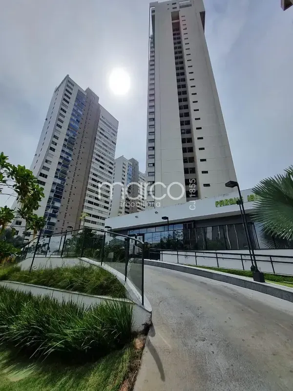 Apartamento para locação contendo: sala ampla com sacada estendida e cortina de ...