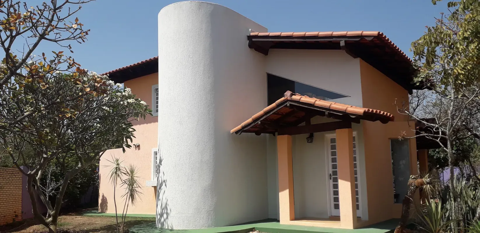 IDEALIZE IMÓVEIS VENDE:CASA DE ESQUINA NO CONDOMÍNIO ENTRE LAGOS, ETAPA 02:ACEIT...