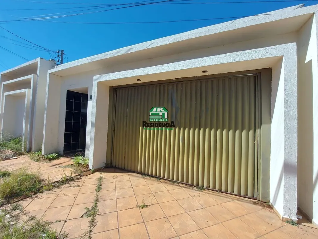 Parte Superior:03 quartos01 banheiro socialEscada de acessoParte Inferior:01 qua...