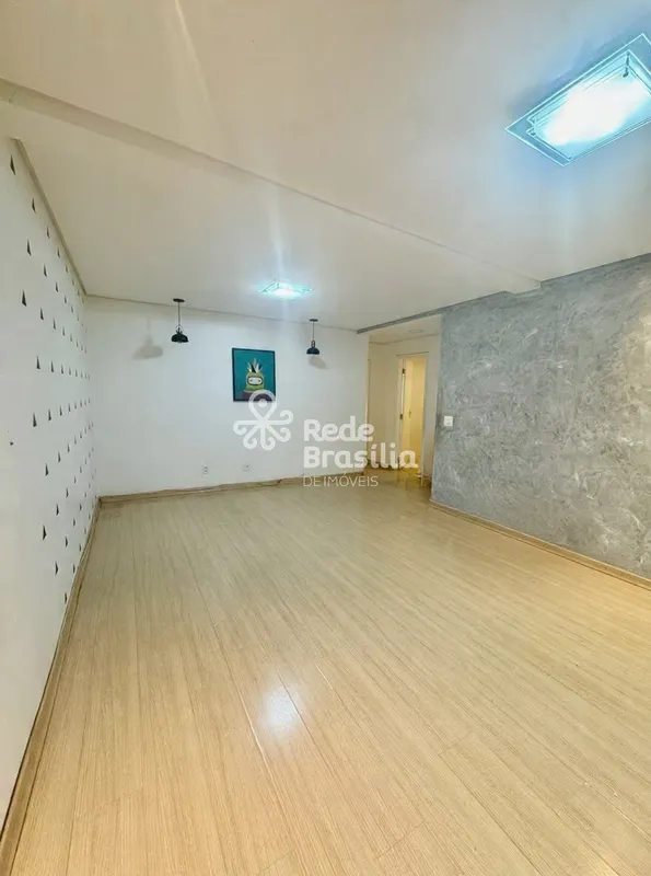 Apartamento térreo à venda no Edifício Marta - Guará II - 03 quartos (sendo duas...