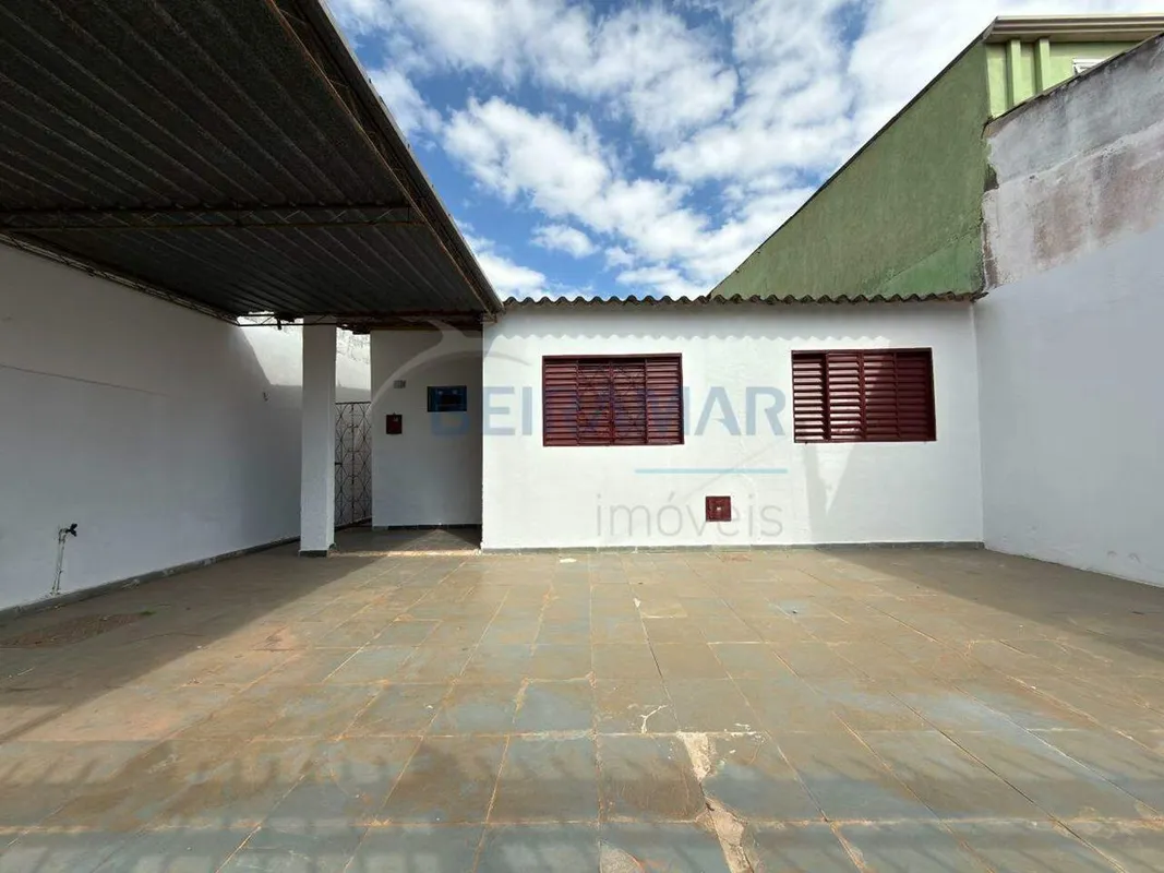 Características do imóvel:- Casa sozinha no lote- 3 quartos bem distribuídos- 1 ...