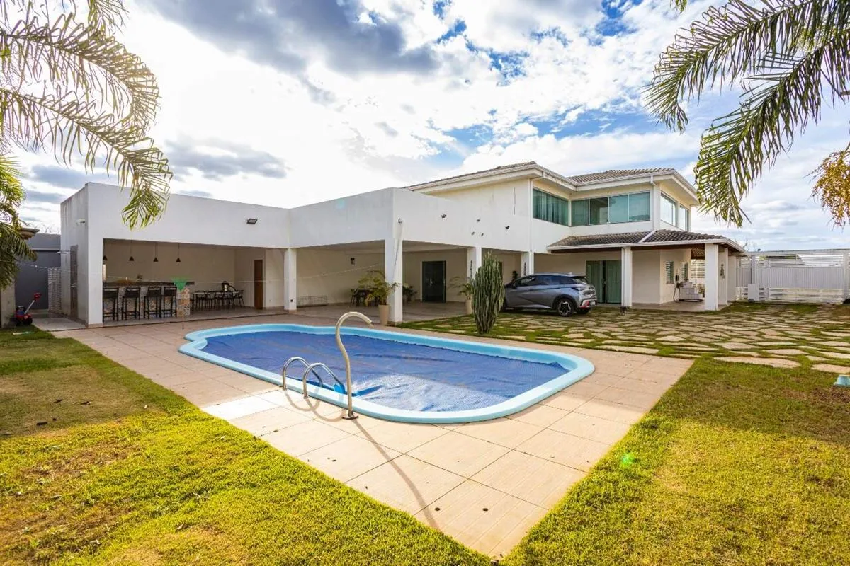 Imóvel exclusivo no Park Way, ideal para quem busca espaço, conforto e versatili...