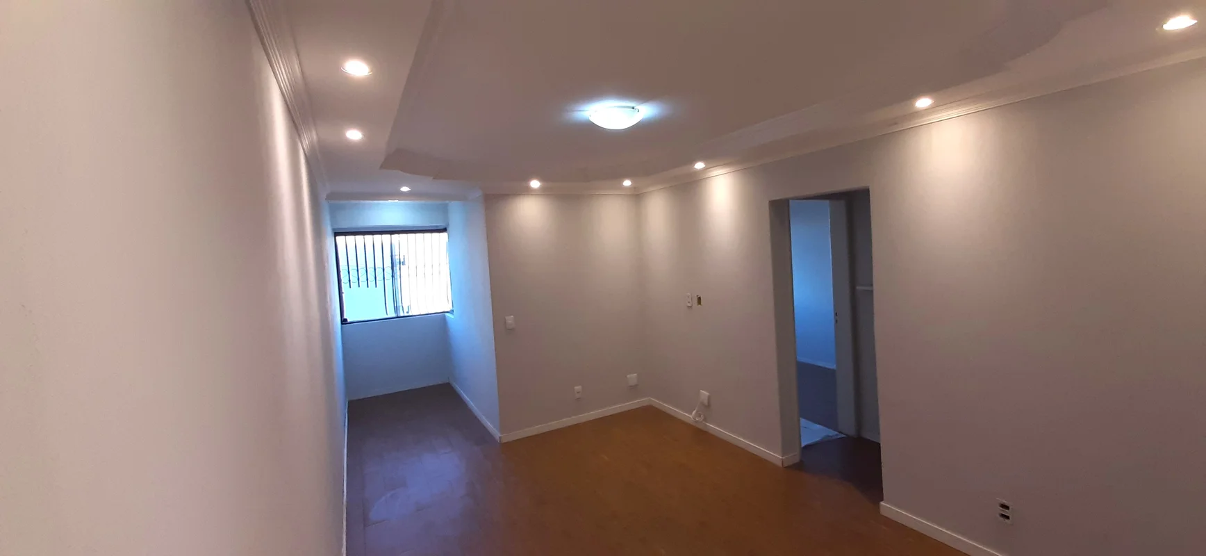 Apartamento padrão com 2 quartos, sendo 1 suíte, sala de estar, cozinha conjugad...