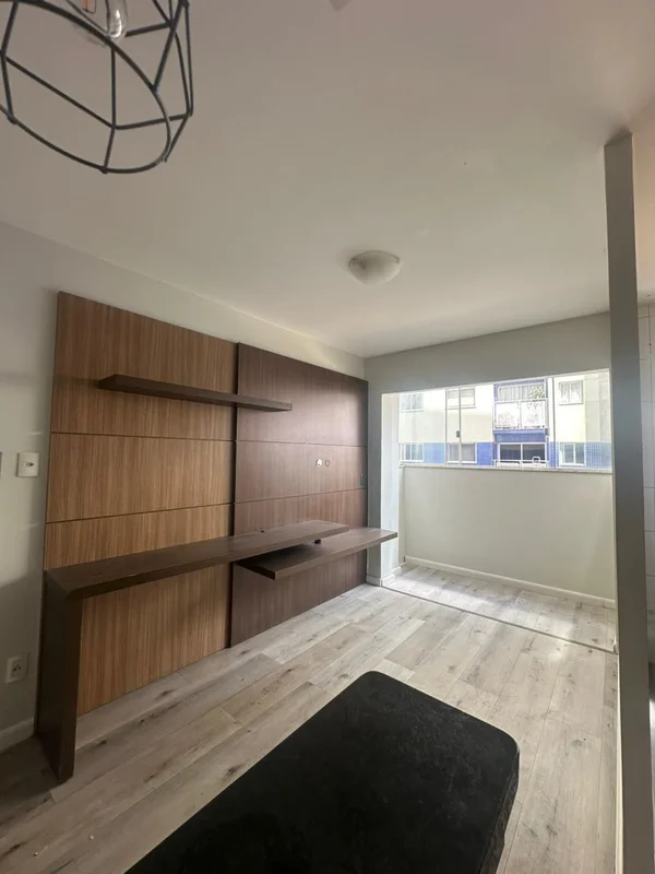 SAIA DEFINITIVAMENTE DO ALUGUEL: Vendo apartamento de 2 quartos sendo 1 suíte, 0...